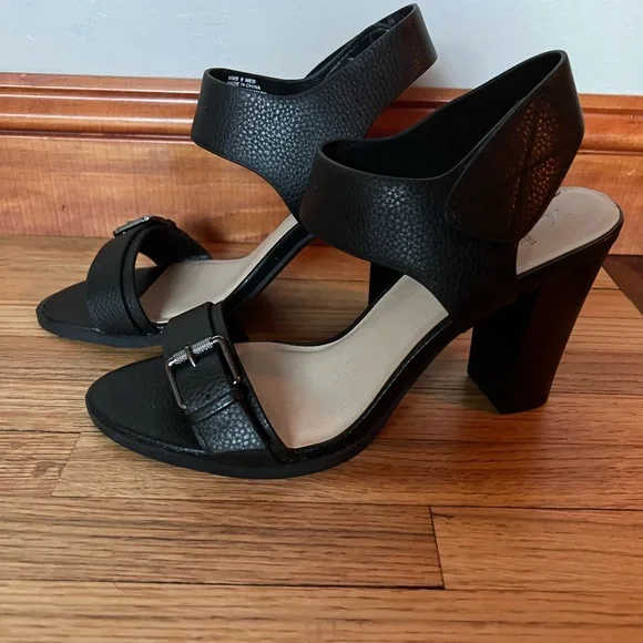 Vera Wang heels - Picture 4 of 4